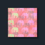 Lienzo colorido patrón tribal de elefante floral<br><div class="desc">Patrón moderno de elefantes tribales dibujados a mano sobre un fondo de pincelada rosada.</div>