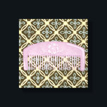 Lienzo Comb de lavanda sobre fondo de chocolate<br><div class="desc">Un hermoso peine de lavanda se sienta en un fondo de chocolate en esta publicación de Megan Meagher. Los diseños florales se asoman por detrás del peine,  que también tiene una flor encantadora. ¡Un gran regalo para los amantes de la moda o del morado!</div>