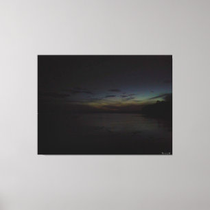 Lienzo Crepúsculo sobre un lago tranquilo