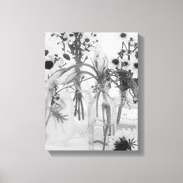 Lienzo Cuatro Botellas Y Flores Blancas (Anverso)