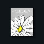 Lienzo Daisy de moda con gris y amarillo<br><div class="desc">Una obra de arte zen y caprichosa, hipster. Puede añadir un nombre, un monograma u otro texto personalizado. Si necesita mover el dibujo, haga clic en el botón personalizar para realizar cambios.</div>