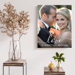 Lienzo De Imitación Amar al Boda de superposición de foto manuscrita b<br><div class="desc">Crea un elegante estampado de tela personalizado para celebrar tu matrimonio. "amor" sobrepone tu foto en un elegante guión blanco con toques. Y sus nombres en tipografía blanca moderna.</div>