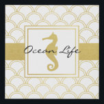 Lienzo De Imitación Art Deco Ocean Wave Patten Gold Purpurina Seahorse<br><div class="desc">Este diseño presenta un caballito de mar con un patrón de ondas oceánicas de efecto dorado. La imagen costera de estilo Art Déco hace una impresión de tela falsa moderna y única con texto personalizado.</div>