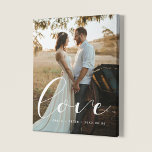 Lienzo De Imitación Boda de caligrafía elegante de amor<br><div class="desc">Muestra tus fotos bodas favoritas con esta impresión moderna,  con la palabra Amor en un hermoso superpuesto de texto. Puede cambiar fácilmente el color y el tamaño del texto para que se ajuste a su imagen.</div>