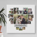 Lienzo De Imitación Collage de fotos familiar Corazón 17 imágenes Nomb<br><div class="desc">Esta hermosa y personalizada impresión de lienzos "árbol familiar" incluye obras de arte originales de árboles más 8 fotos familiares en forma de manzanas. Las obras de arte hechas a mano muestran un árbol y sus raíces sobre un fondo de beige claro y cálido. El árbol tiene hojas coloridas y...</div>