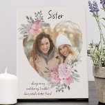 Lienzo De Imitación Foto de Sister Gold Heart Shaped Pink Floral<br><div class="desc">El lienzo de fotos personalizado que puedes personalizar para cualquiera y agregar un dicho o palabras favoritas del corazón. Tu foto se coloca en un marco dorado geométrico en forma de corazón. El marco de piedras preciosas está decorado con ramos acuarelas de flores rosas. Está escrito con la frase "Hermana.....</div>
