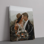 Lienzo De Imitación Fotos de boda elegantes de escritura de amor<br><div class="desc">Personalice este guión de la caligrafía de amor personalizado foto de lienzo impreso con los nombres de novias y novios y fecha y lugar de boda. Podría ser un regalo perfecto para los recién casados.</div>