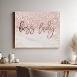 Lienzo De Imitación Jefe Lady Rosa Purpurina Rosa Rubor de Mármol de o<br><div class="desc">Empodera tu espacio con esta moda y glamurosa impresión de lona. Con la audaz frase "Señora del Jefe" en un guión elegante, acentuada por una lujosa textura de mármol dorado y un brillante purpurina rosa rubor, esta obra de arte es una declaración para la mujer moderna. Perfecto para su oficina,...</div>
