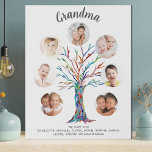 Lienzo De Imitación Keepsake de foto de la abuela<br><div class="desc">Esta moderna y elegante imagen de tela de la abuela está decorada con un colorido árbol familiar de mosaicos. Fácil personalizable con una selección de siete fotos y los nombres de los nietos. Hace un regalo perfecto para tu abuela. Original Mosaico © Michele Davies.</div>