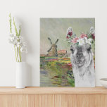 Lienzo De Imitación Monet Champ Tulipes y Fancy Llama<br><div class="desc">Hermosa y artística compilación presenta la CHAMP TULIPES EN HOLLANDE de Claude Monet como fondo con retrato de llama adorable con una corona floral acuosa de color agua.</div>