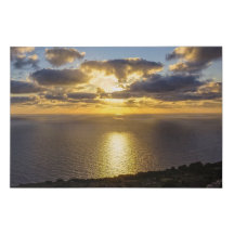 Puesta de sol en Malta sobre el mar Mediterráneo p