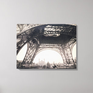 Lienzo Debajo de la torre Eiffel, antes de ascender, de