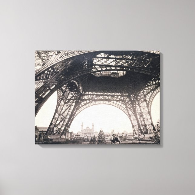 Lienzo Debajo de la Torre Eiffel, antes de ascender, desd (Anverso)