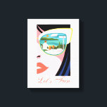 Lienzo Divertiémonos - El Lotus blanco<br><div class="desc">Entre en modo vacacional con este diseño de licencia oficial de The White Lotus "Let's Fun". Con un atrevido ilustracion inspirado en el arte pop de la cara de moda de Lucia con gafas de sol que reflejan una escena de un lujoso complejo turístico, con premios Aperol, impresionantes vistas de...</div>