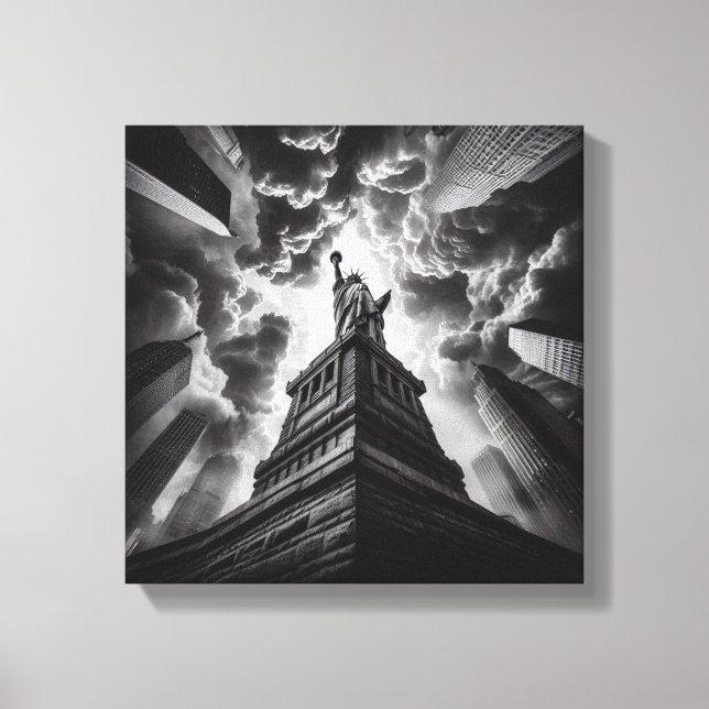 Lienzo Dramática Estatua de la Libertad en Skyline en bla (Anverso)