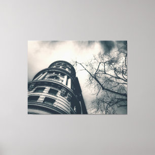 Lienzo Edificio arquitectónico negro y blanco y árbol