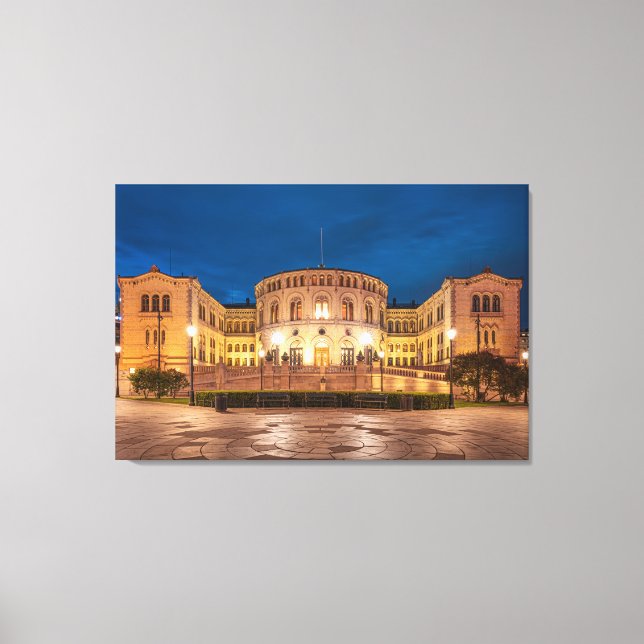 Lienzo Edificio Storting de Noruega en Oslo de noche (Anverso)