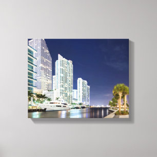 Lienzo Edificios a lo largo del río Riverwalk de Miami