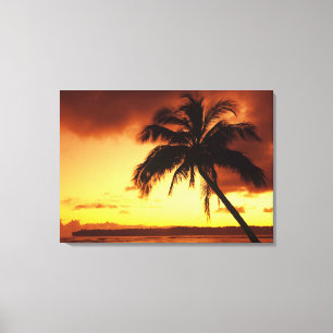 Lienzo EE. UU., Hawái, Maui, Atardecer colorido en un 2