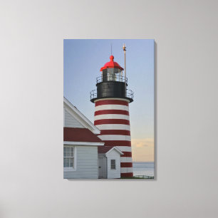 Lienzo EE. UU., Maine, Lubec. Faro de West Quoddy Head,