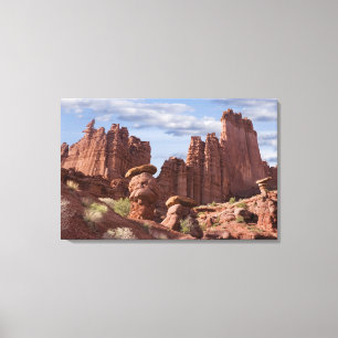Lienzo EE. UU., Utah. Vista de Fisher Towers. Crédito: Do