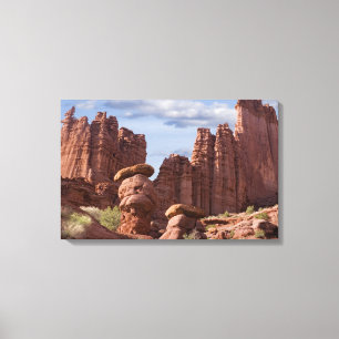 Lienzo EE. UU., Utah. Vista de Fisher Towers. Créditos: D
