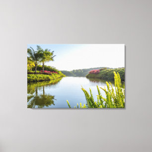 Lienzo El Cielo Reflejado En El Lago Todavía Tropical