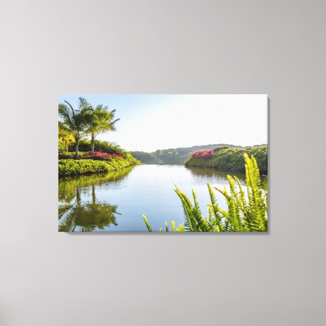 Lienzo El Cielo Reflejado En El Lago Todavía Tropical (Anverso)