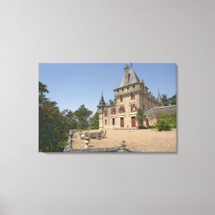 Lienzo El magnífico Chateau de Pressac y jardín