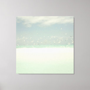 Lienzo El Paisaje De Las Aves Del Cielo Azul En La Playa