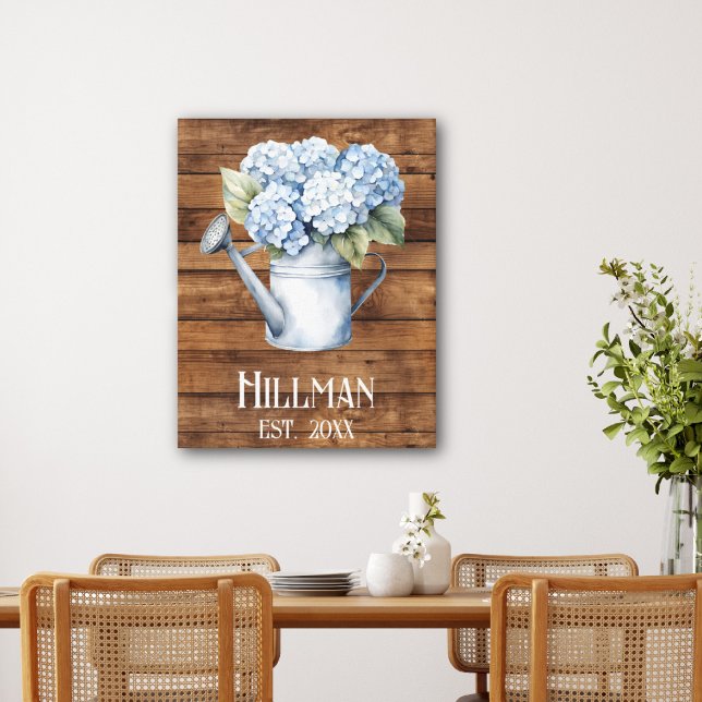 Lienzo El riego de hidrangea azul rústico puede ser perso (Rustic Blue Hydrangea Watering Can Personalized Canvas Print
)