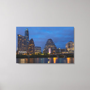 Lienzo El Skyline de la ciudad reflexiona sobre el lago L