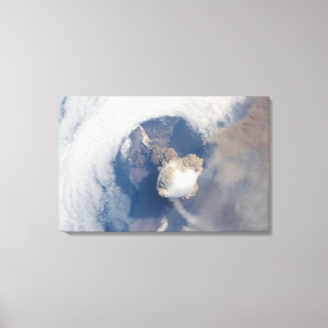 Lienzo Erupción del volcán Sarychev 2 (Anverso)