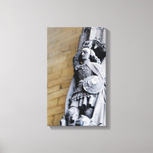 Lienzo Estatua gótica medieval en las puertas en Bruselas