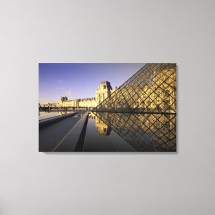 Lienzo Europa, Francia, París. El Louvre y cristal