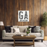 Lienzo Farmhouse Rustic State Zip Code Georgia<br><div class="desc">Este cartel rústico es una manera sencilla de mostrar tu amor por el hogar. El código postal se puede personalizar con cualquier código postal en el estado. Hace un gran regalo. Creado por Simply Farmhouse Press.</div>