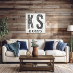 Lienzo Farmhouse Rustic State Zip Code Kansas<br><div class="desc">Este cartel rústico es una manera sencilla de mostrar tu amor por el hogar. El código postal se puede personalizar con cualquier código postal en el estado. Hace un gran regalo. Creado por Simply Farmhouse Press.</div>