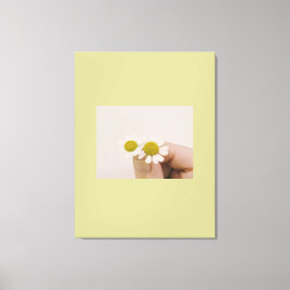 Lienzo “Fingertip Daisy – Gentle Nature Wall Art”