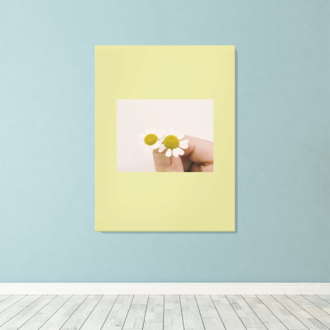 Lienzo “Fingertip Daisy – Gentle Nature Wall Art” (Insitu (piso de madera))