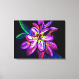 Lienzo Flor Purpúrea sobre Patrón de Pintura Negra