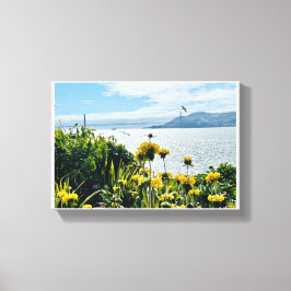 Lienzo Flores de primavera con vistas a la Bahía