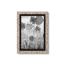 Flores y tallos divertidos en blanco y negro