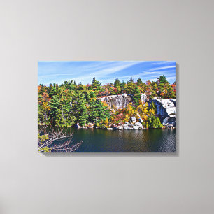 Lienzo Foliage otoñal alrededor del lago Minnewaska