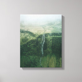 Lienzo foto aérea de cascadas durante el tiempo nublado