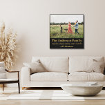 Lienzo Foto de aventura familiar enmarcada con flor de or<br><div class="desc">Magnífico lienzo de fotos con marcos florales en blanco y negro de oro inspirado en la cosecha. Hará un hermoso regalo de recuerdo para la familia,  recordando la gran aventura de la familia.</div>