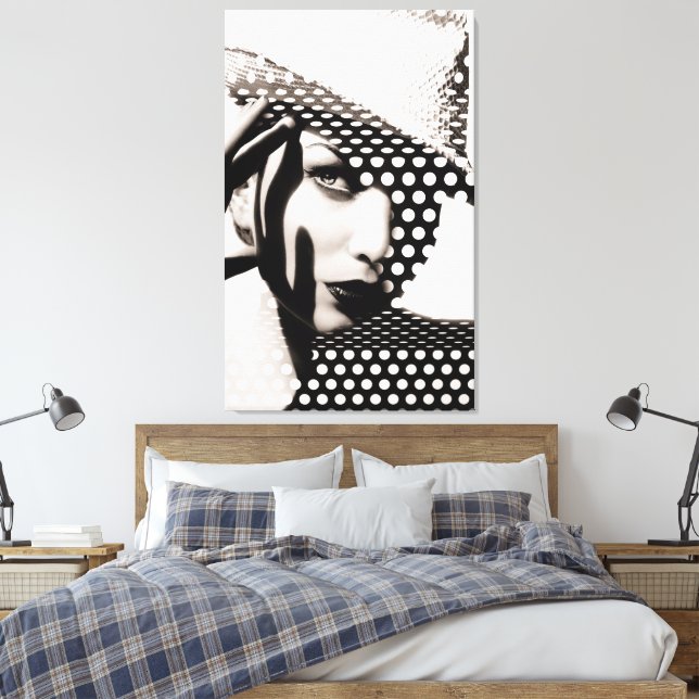Lienzo Foto de mujeres con puntos de polka blanco y negro (Insitu(Dormitorio))