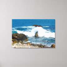 Foto de paisaje de playa con olas rompientes Indon