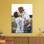 Lienzo Foto de personalizado: Aniversario único del Boda<br><div class="desc">Añade tu foto favorita al personalizar y personaliza esta elegante impresión de lienzo. Hermoso regalo de aniversario boda. Foto de Jessica Rockowitz de Unsplash,  ¡gracias!</div>