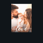 Lienzo Foto familiar personalizada de Love Script<br><div class="desc">Usando un guión hermoso y moderno para la palabra "Amor", esta foto de amor familiar puede ser fácilmente personalizada con su propia foto familiar favorita. Un elegante lienzo envuelto en fotos para ser apreciado y mostrado.</div>