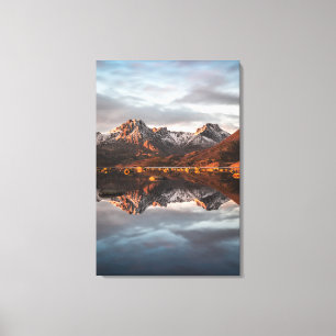 Lienzo Foto paisajística de las montañas de Noruega